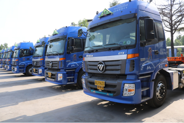 恒興物流已投入運(yùn)營的全新一代歐曼?；愤\(yùn)輸車