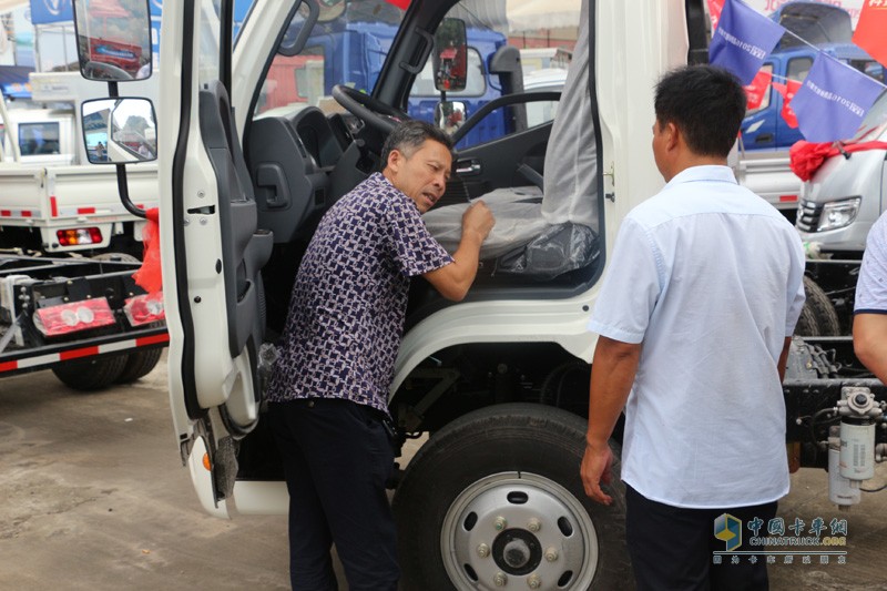 福田奧鈴品質(zhì)體驗(yàn)萬(wàn)里行走進(jìn)南寧