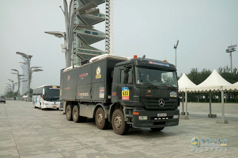 細數(shù)2016絲綢之路拉力賽中有顏值有內(nèi)涵的卡車戰(zhàn)車