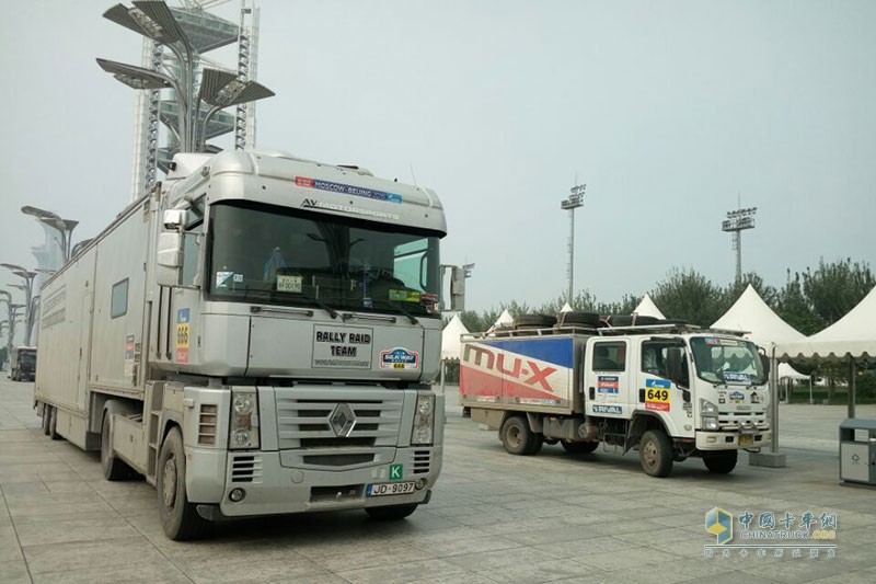 細數(shù)2016絲綢之路拉力賽中有顏值有內(nèi)涵的卡車戰(zhàn)車