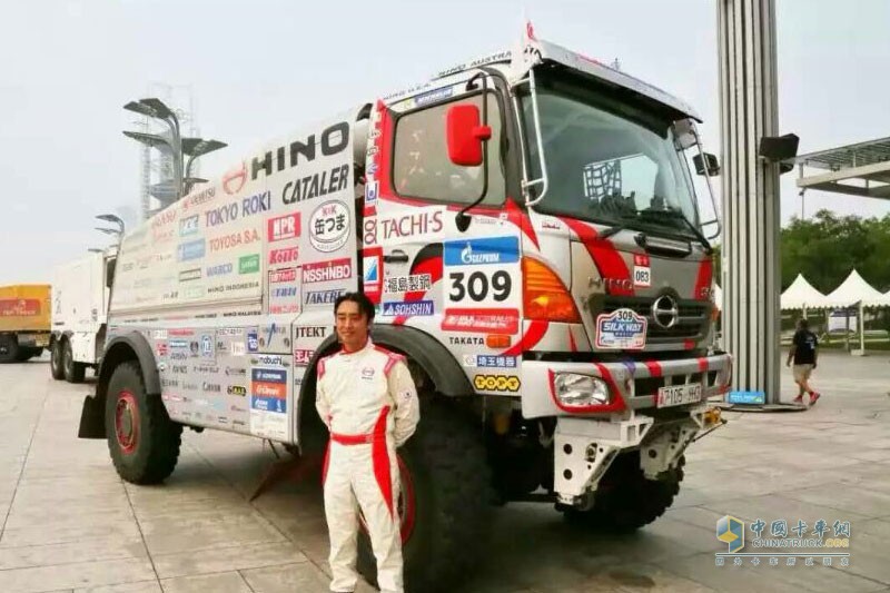 細數(shù)2016絲綢之路拉力賽中有顏值有內(nèi)涵的卡車戰(zhàn)車