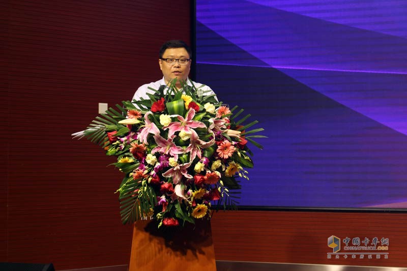 緊追新版GB1589 福田戴姆勒與中都物流簽訂千臺中置軸轎運(yùn)車