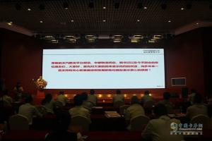 緊追新版GB1589 福田戴姆勒與中都物流簽訂千臺中置軸轎運(yùn)車