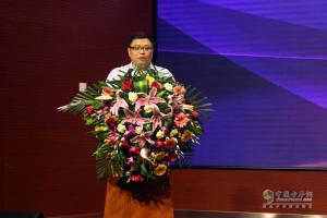 緊追新版GB1589 福田戴姆勒與中都物流簽訂千臺中置軸轎運(yùn)車