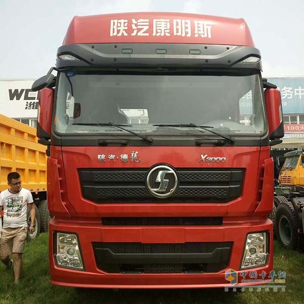 陜汽 德龍X3000 420馬力 6X4 牽引車