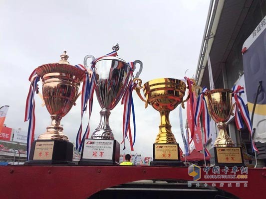 乘龍汽車斬獲多項殊榮