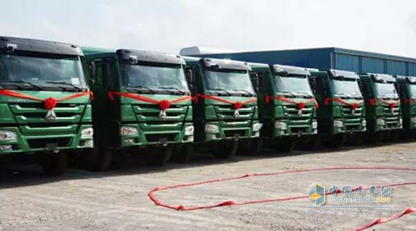 中國(guó)重汽渣土車