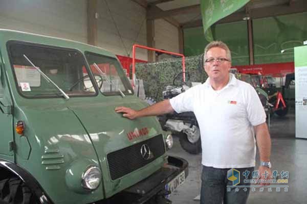 德國烏尼莫克協(xié)會會長，擁有40年烏尼莫克售后服務(wù)經(jīng)驗的Kart Leib先生