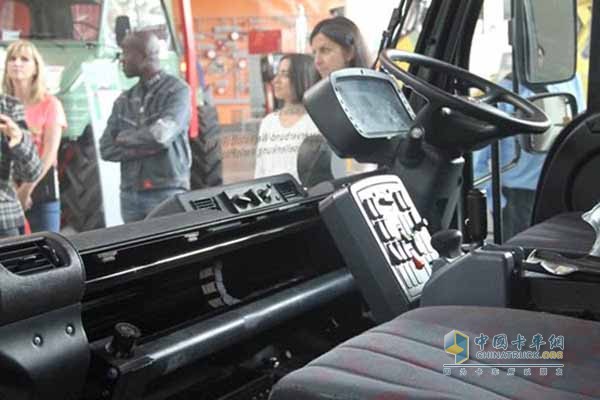 可實現(xiàn)左右舵隨意切換的烏尼莫克