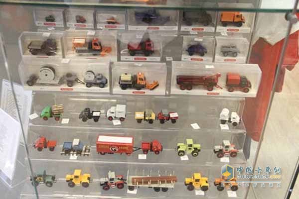 獨有的烏尼莫克汽車文化