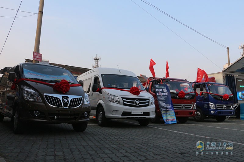  奧鈴大篷車(chē)走進(jìn)寧波 獲意向客戶圍觀