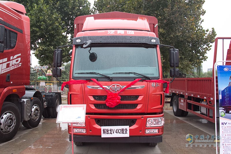 迎合濟南當(dāng)?shù)厥袌?解放展臺JH6最為耀眼