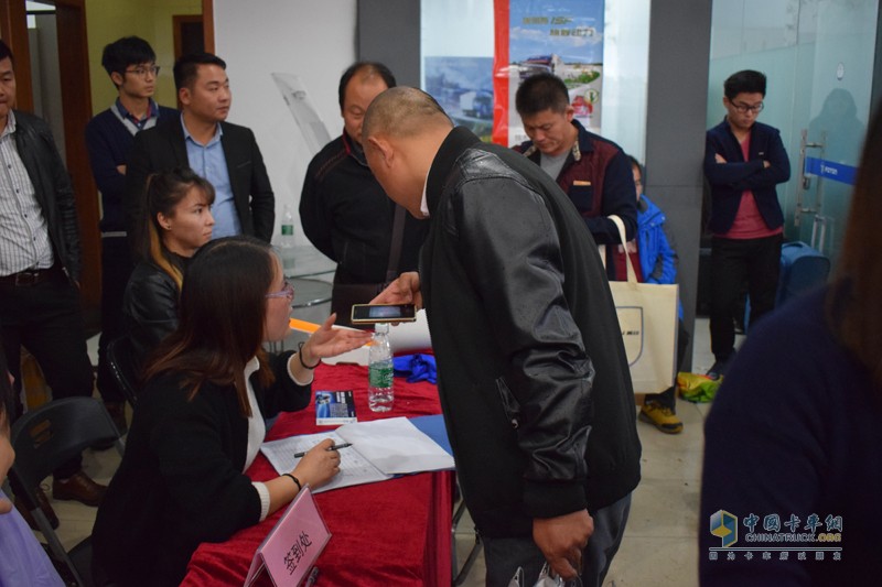 福田奧鈴“惠動(dòng)”金陵 現(xiàn)場(chǎng)簽單46臺(tái)！