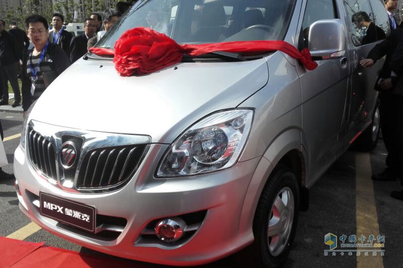 一汽解放 新J6P重卡 500馬力 6X4 國(guó)五牽引車(chē)(CA4250P66K25T1A1E5)