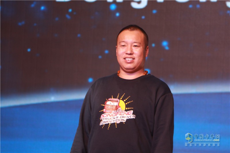 一汽解放 J6P重卡 領(lǐng)航版 460馬力 6X4 國五牽引車(CA4250P66K24T1A1E5)