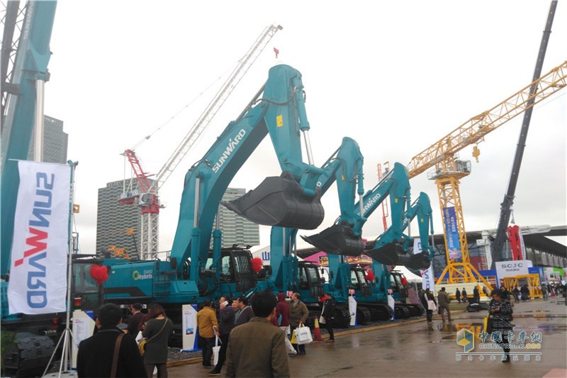 2016上海寶馬展 場(chǎng)外產(chǎn)品各個(gè)都要上天啊