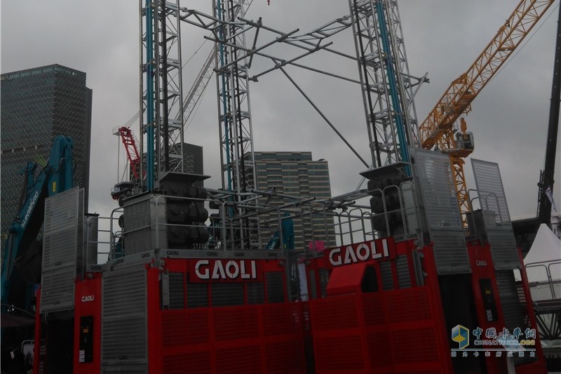 2016上海寶馬展 場(chǎng)外產(chǎn)品各個(gè)都要上天啊