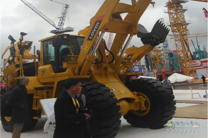 2016上海寶馬展 場(chǎng)外產(chǎn)品各個(gè)都要上天啊