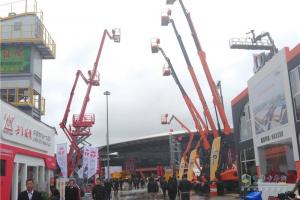 2016上海寶馬展 場(chǎng)外產(chǎn)品各個(gè)都要上天啊