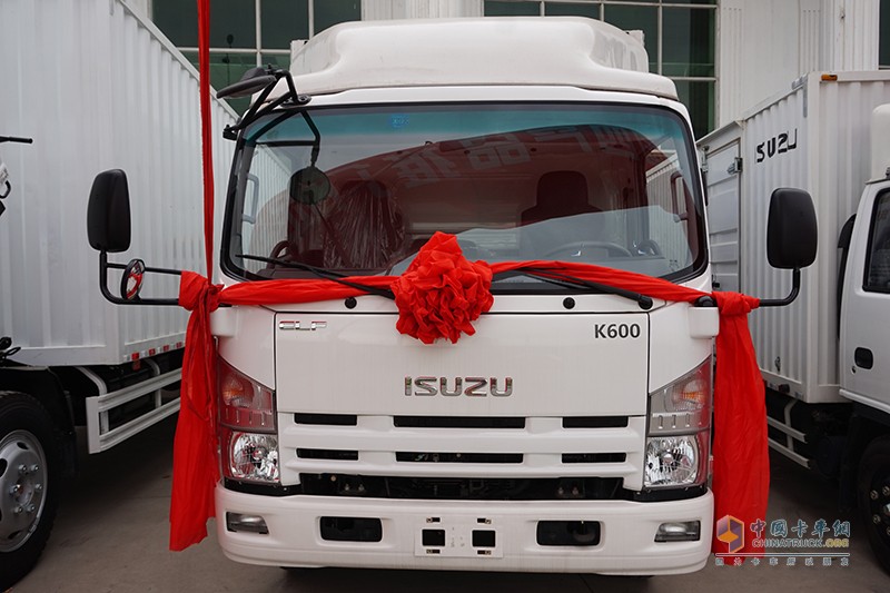 慶鈴五十鈴汽車 K600 三人座大容量廂車）（貨箱長(zhǎng)4.17米） 120馬力