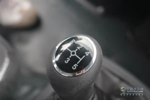 四川現(xiàn)代 致道300M 129馬力 排半欄板輕卡