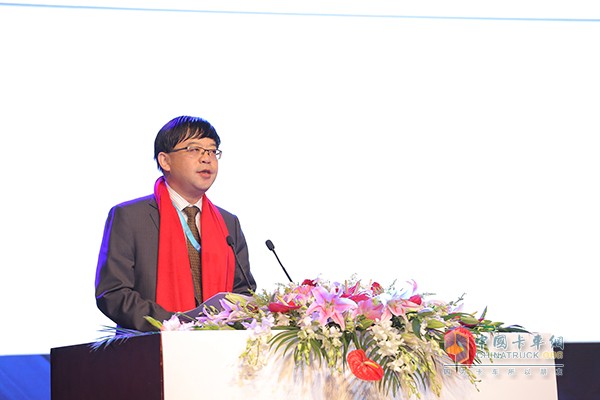 上汽紅巖常務(wù)副總，營銷公司總經(jīng)理施軼才