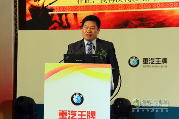 中國重汽集團(tuán)副總工程師、中國重汽集團(tuán)成都王牌商用車有限公司黨委書記、總經(jīng)理靳文生