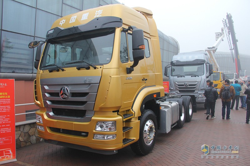 百款重卡戰(zhàn)十大領(lǐng)域 重汽銷售部召開2017年商務(wù)大會