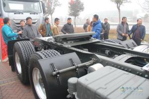 百款重卡戰(zhàn)十大領(lǐng)域 重汽銷售部召開2017年商務(wù)大會