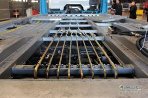 主攻中置軸轎運車 一汽解放與天津勞爾簽署戰(zhàn)略合作