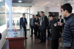 主攻中置軸轎運車 一汽解放與天津勞爾簽署戰(zhàn)略合作