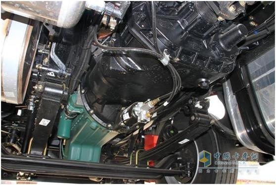 解放卡車搭載錫柴發(fā)動機(jī)的動力鏈