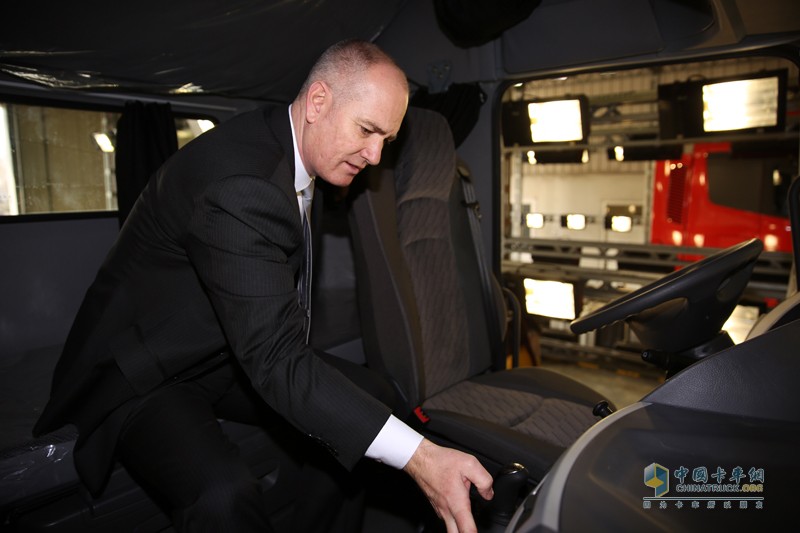 歐曼EST首臺(tái)下線 超級(jí)卡車進(jìn)入量產(chǎn)階段