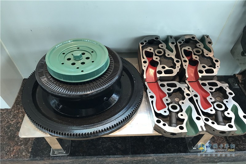 一汽錫柴發(fā)動機拆開讓你看！質量杠杠的！