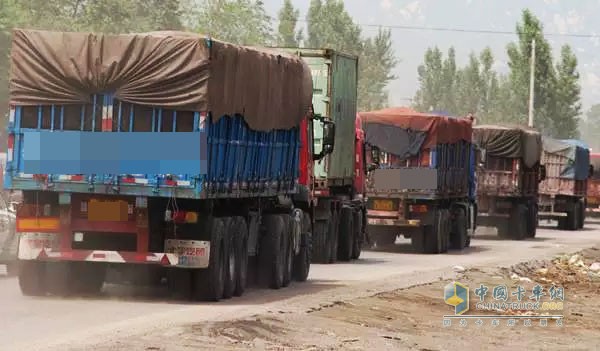 如果覺得主掛都配置EBS的購置成本太高，起碼您也得保證您掛車的ABS能有效的工作，這樣雖不能完全解決問題，起碼也能減輕一些由于制動不平衡帶來的安全隱患，當(dāng)然最好還是能一視同仁，讓主掛之間更協(xié)調(diào)才能更加的安全。