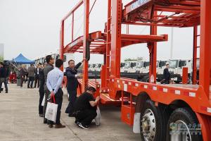 海量現(xiàn)場(chǎng)圖  見(jiàn)證廣汽日野1000臺(tái)轎運(yùn)車(chē)與廂式車(chē)簽約和交付