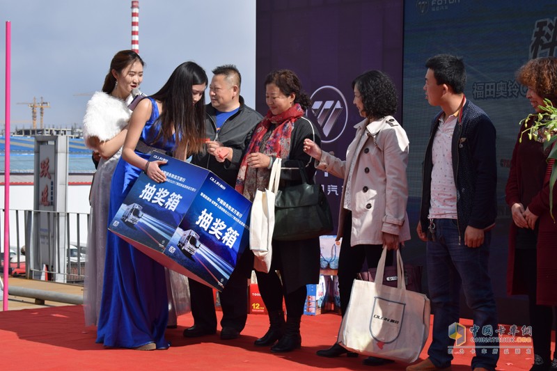 二龍戲珠 福田奧鈴大篷車首戰(zhàn)告捷!