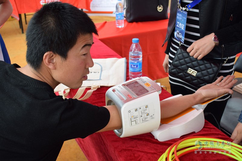 二龍戲珠 福田奧鈴大篷車首戰(zhàn)告捷!