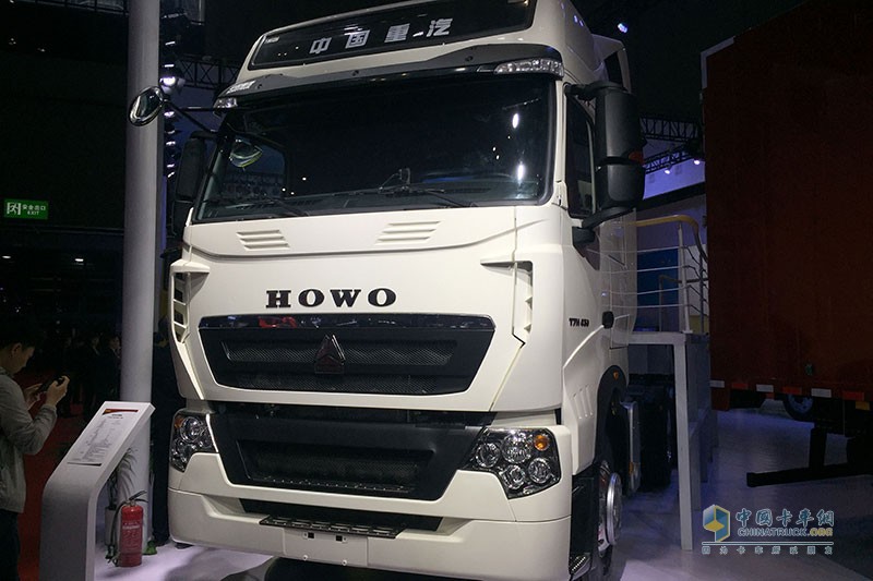 上海車(chē)展，中國(guó)重汽家族精彩奉獻(xiàn)