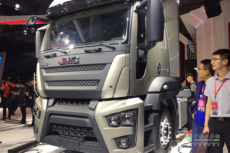 上海車(chē)展，江鈴汽車(chē)英雄出征