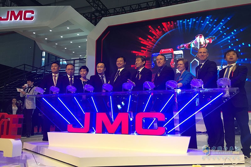 上海車(chē)展，江鈴汽車(chē)英雄出征