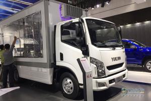 上海車展，上汽躍進(jìn)攜新能源物流車亮相