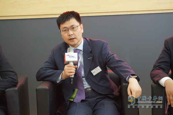 慶鈴集團(tuán)公司分管營銷副總經(jīng)理徐松