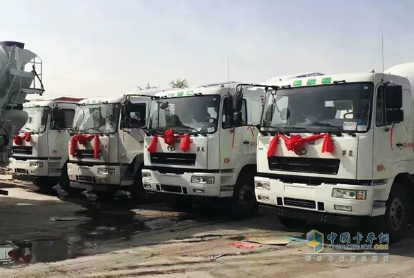 2017年4月24日，26臺星馬攪拌車成功交付中國西部建設(shè)、甘肅正尚公司以及甘肅二建公司，為星馬再添一筆輝煌戰(zhàn)績。