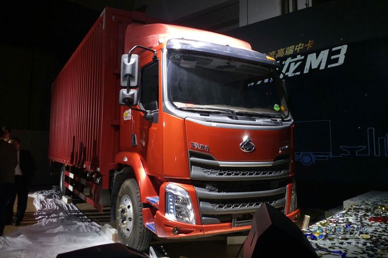 聚焦創(chuàng)新 乘龍汽車新品齊聚上海物流創(chuàng)新論壇