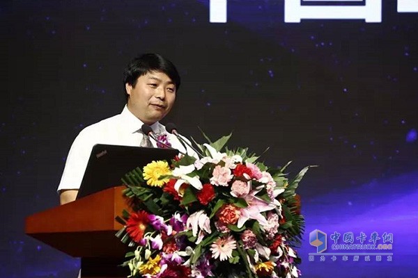 中國汽車流通協(xié)會(huì)商用車商會(huì)秘書長鐘渭平