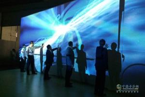 聚焦創(chuàng)新 乘龍汽車新品齊聚上海物流創(chuàng)新論壇