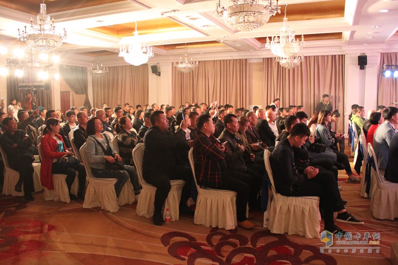 中國重汽百萬英雄俱樂部—T7H用戶馬強百萬公里達成發(fā)布會