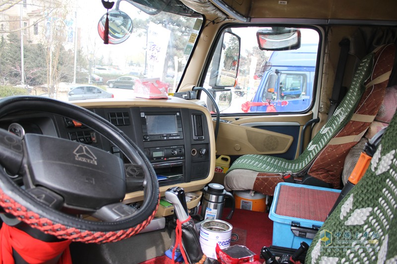 中國重汽百萬英雄俱樂部—T7H用戶馬強百萬公里達成發(fā)布會