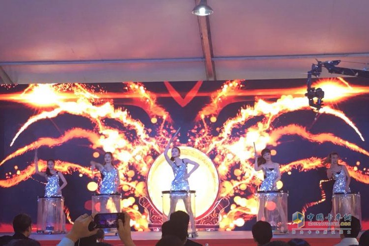 2017中國(guó)重汽曼技術(shù)產(chǎn)品實(shí)況挑戰(zhàn)賽——成都站